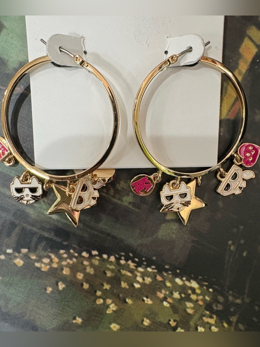 Karl Lagerfeld 🌸KL1032 Earrings with Bright Pink Star & Charm Drops-New - Picture 6 of 6